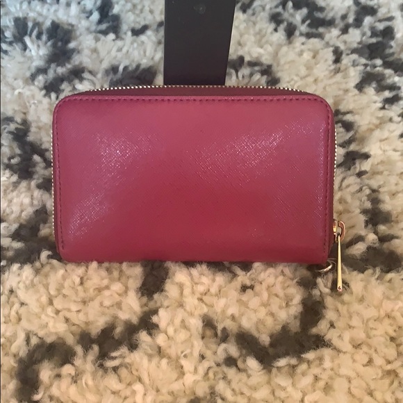 Michael Kors Zip Around Wallet - Picture 2 of 4